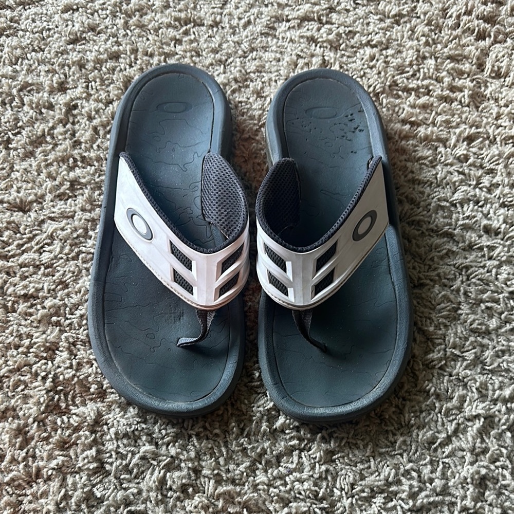 Oakley Men’s White Sandals